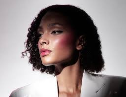 Kylie Cherry's Instagram, Twitter & Facebook