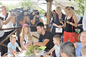 I njegova supruga jelena pozitivna. Novak Djokovic And Jelena Ristic Visit Kindergarten In Lesnica Jelena Djokovic Fan Club