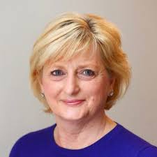 Lizzie Ford (@whatlizziesaw)