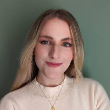 Christina Landolfi's Instagram, Twitter & Facebook