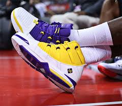 Get all the latest lebron james sneaker news & release information at justfreshkicks. Nike Lebron 3 Lakers Pe Lebron James Sneakernews Com