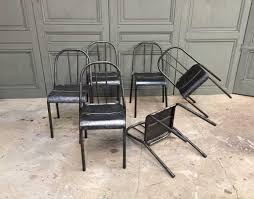 Structure tubulaire en métal peint noir mat. Ensemble De 6 Chaises Metal Style Mallet Stevens