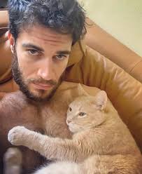 How did you #caturday 😶🐱❓ FYI Willy is very content that we do this  everyday 😂😽. #catdad