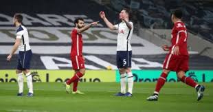 منعت تقنية الفيديو المساعد var ، النجم المصري محمد صلاح، من تعزيز صدارته لـ جدول ترتيب هدافي الدوري الإنجليزي 2021 قبل الجولة 21 ، عندما ألغت له هدفًا في شباك توتنهام خلال المباراة التي أقيمت مساء أمس الخميس في ختام الجولة 20. Ahdjthb Hj1szm
