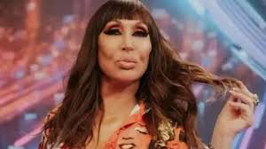 TELEVIISIÓN MORIA CASÁN DEBUTA EN LAS MAÑANAS DE EL TRECE: DETALLES DEL  PROGRAMA Y PANELISTAS Moria Casán se prepara para conducir por primera vez  un ciclo matutino en El Trece, reemplazando a