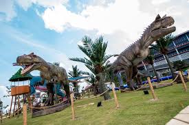 On day 2, we went to the jurassic research center to view dinosaurs that went extinct 65 million years ago. Have A Prehistoric Adventure At These Jurassic Dinosaur Theme Parks In Malaysia Johor Now