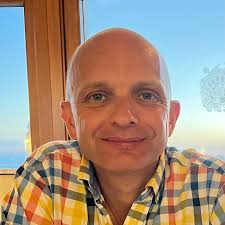 Paul Toal's Instagram, Twitter & Facebook