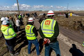 USACE Omaha District, Air Force, Wisconsin celebrate groundbreaking for new  fuel facility at General Mitchell Airfield > 128th Air Refueling Wing >  Article Display