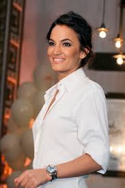 Debreczeni zita úgy döntött eljött az életében az a pillanat, amikor szépen leépíti a modellkedést és inkább fotós lesz. Uj Szakmaja Van Debreczeni Zitanak