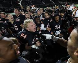 Iowa high school football playoffs: Valley defeats Waukee to reach state  semifinals