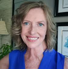 Beth Dehart's Instagram, Twitter & Facebook