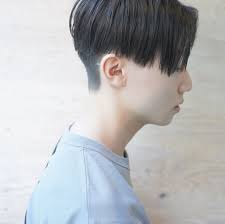 メンズヘアスタイル 並木一樹 メンズパーマさんはinstagramを利用しています 前下がりのモードなショートスタイル 刈り上げは6mm 前下がり モードヘア ヘアスタイル メンズヘア トランクスヘア クールショート メンズ ヘアスタイル モード ヘア 韓流