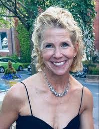 Diana Crowley's Instagram, Twitter & Facebook