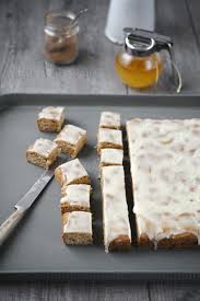 Petits Carres Aux Epices Amuses Bouche Recette Biscuit De Noel Recette Recette Biscuit