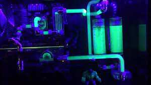 The coolant is actually non conductive which takes a lot of the. Water Cooling Mayhems Uv Laser Green Youtube
