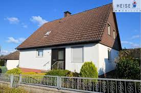0 häuser zum kauf in boffzen auf immobilo.de ✓ egal ob reihenhaus, einfamilienhaus oder stadtvilla ✓ mit immobilo.de das traumhaus finden und kaufen! Haus Zum Verkauf 37691 Boffzen Mapio Net