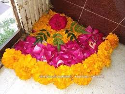 Beautiful Corner Rangoli Using Fresh Marigold Rose Flowers Petals Tutori Diy Diwali Decorations Flower Decorations Ganpati Decoration Design