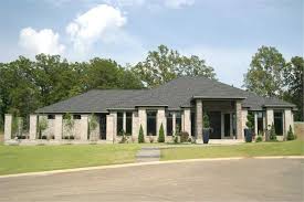 Thus, a hipped roof house has no gables or other vertical sides to the roof. 6 Tips To Choose The Right Roof Type For Your Dream Home