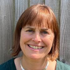 Sarah Beresford's Instagram, Twitter & Facebook