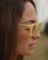 Modelo Hana em Misty Shell, a cor do momento 〰️ disponível também em Lilac  Fog :) Venha nos visitar no centro de Floripa: Rua Dom Jaime Câmara, 260