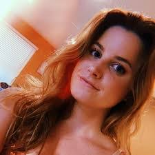 Julia Bonfiglio's Instagram, Twitter & Facebook