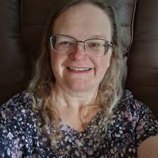 Cozy never looked cuter!! 🤩🧶 From yarn hugs to handmade projects, Cover  Story: Favorite Blanket Yarn is a favorite all around.  🔗https://ow.ly/kXMu50WYV7V Pattern: My Favorite Baby Bronto (Crochet)