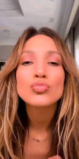 Love & Music 🎵🎧🥰❤