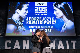 Karolina kowalkiewicz stawiła olsztyniance twardy opór. Joanna Jedrzejczyk Vs Karolina Kowalkiewicz The Complete Breakdown At Ufc 205 Bleacher Report Latest News Videos And Highlights