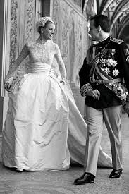 During the summer of 1947 she set sail for england with the years preceding and after the death of princess grace were not kind to the family Grace Kelly Von Einer Schauspielerin Zur Furstin Myheritage Blog