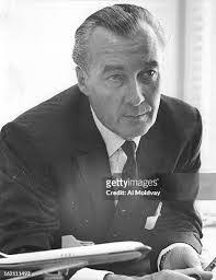 Robert Trench's Instagram, Twitter & Facebook