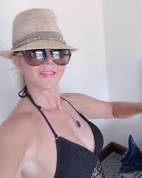 Alicia Mellor's Instagram, Twitter & Facebook