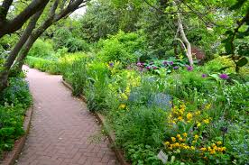Shakespeare Garden Exhibits Plants And More Than 80 Plants Mentioned In The Bard S Poems And Plays Grow There Shake Beautiful Blooms Botanical Gardens Garden