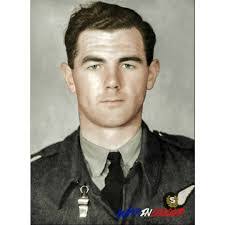 Clinton Macleod's Instagram, Twitter & Facebook