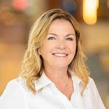 Christa Mayfield's Instagram, Twitter & Facebook