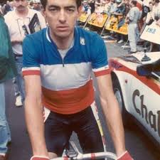It's written in french so at first sight a book review may not be of great use to an anglophone audience but it's a hook to write about marc madiot, share some legendary anecdotes and show some hidden sides to one of the sport's bigger personalities. Photos De Marc Madiot Babelio Com