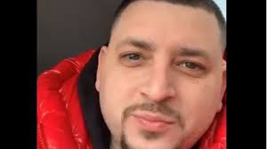 Σύμφωνα με πληροφορίες, το αυτοκίνητο μάρκας porsche που οδηγούσε ο . Mad Clip H Apanthsh Toy Raper Gia Thn Katadiw3h Apo Th Di A S Eimai Gkazakias Binteo