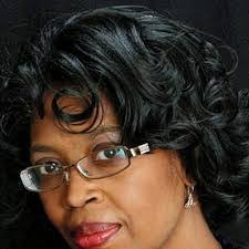 Robin Gillespie's Instagram, Twitter & Facebook