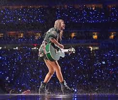 Taylor swift onstage during her fearless tour at madison square garden in new york. Watch Taylor Swift Perform Fearless Under Heavy Rain At New Jersey Reputation Tour Concert Directlyrics