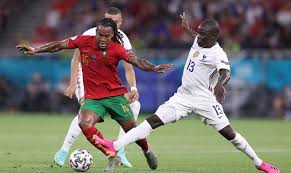 Renato sanches, like last summer window, has been linked with a. Liverpool Interessiert An Sanches Lille Nennt Ablose