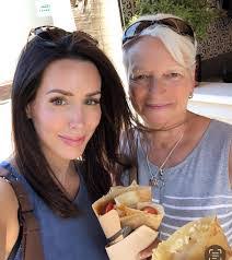 Edith Labelle's Instagram, Twitter & Facebook