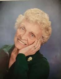 Evelyn Marlow's Instagram, Twitter & Facebook