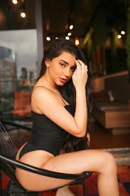 Taina Costa on X: Porra Tainá, tem defeitos não, que raiva  X