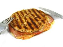 Stuffed Pepperoni Pizza Melt Low In Calories Big On Taste Recipes Low Calorie Recipes Food