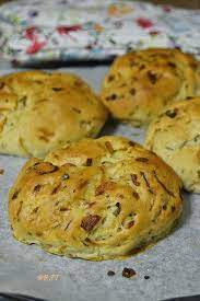 Iyengar Kaara Buns Iyengar Savory Buns The Big Sweet Tooth Recipe Savoury Baking Appetizers For A Crowd Indian Snack Recipes