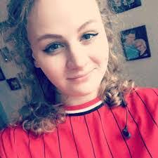 Amber Maas's Instagram, Twitter & Facebook