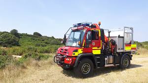 Suffolk Fire And Rescue Service Suffolk Uk Unimog Mercedes Fire Appliance Complete With Water Storage Tank Ho Feuerwehr Fahrzeuge Einsatzfahrzeuge Feuerwehr