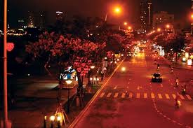 Đà nẵng là một thành phố biển với bãi biển dài hơn 60 km. Hinh Hai Khu Phá»' Ä'i Bá»™ á»Ÿ Ä'a Náºµng