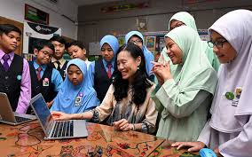 Concerning the research on the differences between urban and rural areas in specific fields such as income and education, the conclusions are highly according to formula (4), changes in the gap between rural and urban development in china can be decomposed into changes based on three. Industry 4 0 May Widen Rural Urban Gap Says Economist Free Malaysia Today Fmt