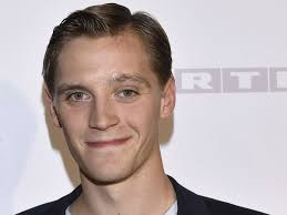 Martin (jonas nay), who began deutschland 83 as a reluctant agent embedded within west german forces, has become even more a man without a country. Deutschland 83 Actor Jonas Nay Calls On Europe To Help Refugees As Continent Has An Obligation Towards Humanity The Independent The Independent