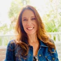 Noemi Beas's Instagram, Twitter & Facebook